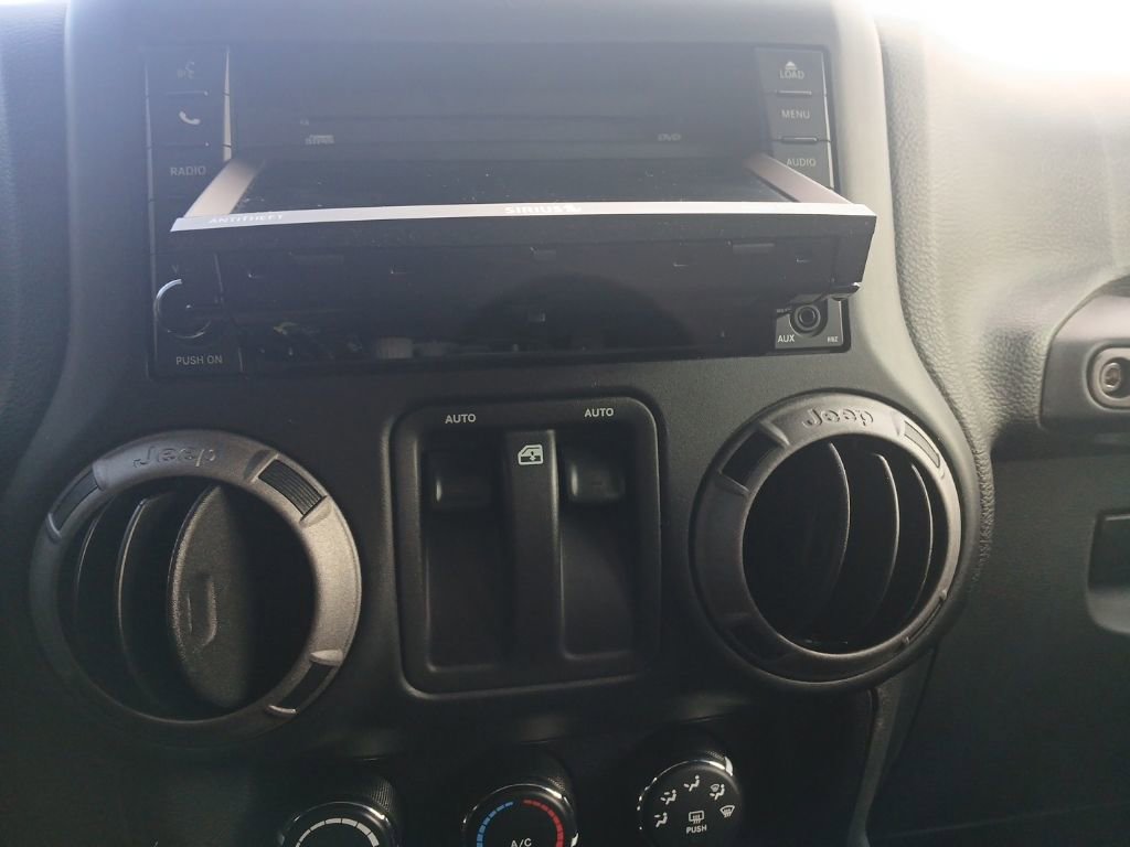 Used 2016 Jeep Wrangler Sport image 25