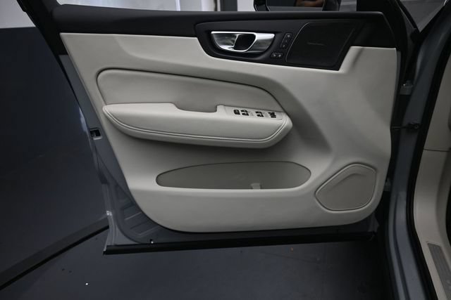 New 2026 Volvo XC60 B5 Ultra w/ Protection Package Premier AWD/4WD image 20