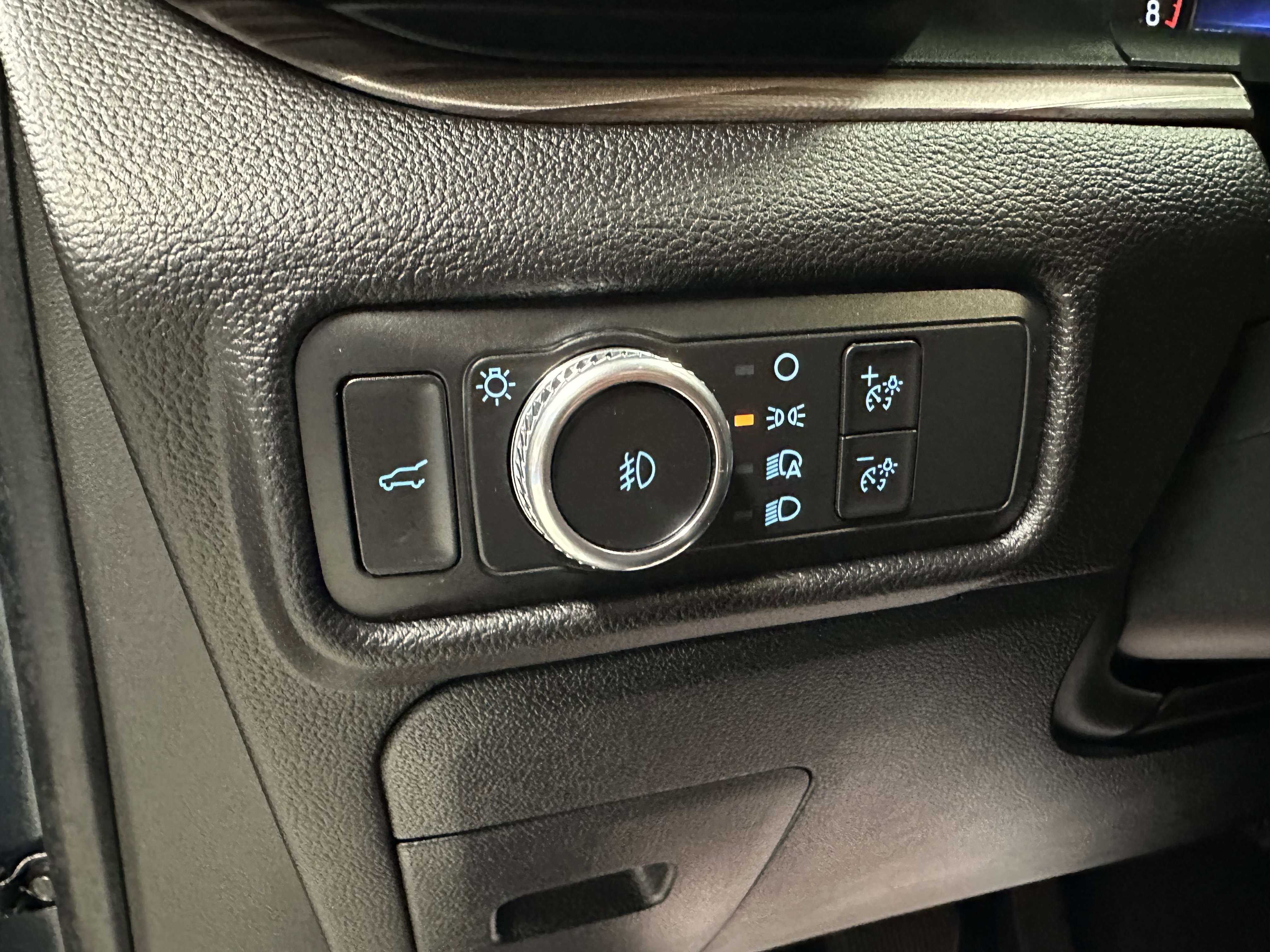 Used 2022 Ford Explorer Limited w/ Equipment Group 301A image 17