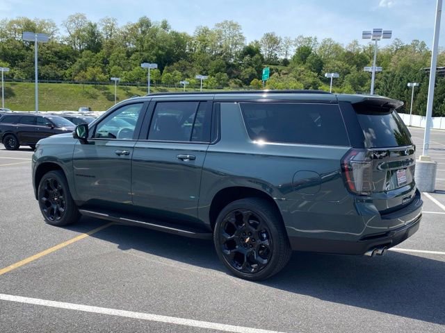 Used 2026 Chevrolet Suburban RST AWD/4WD image 3