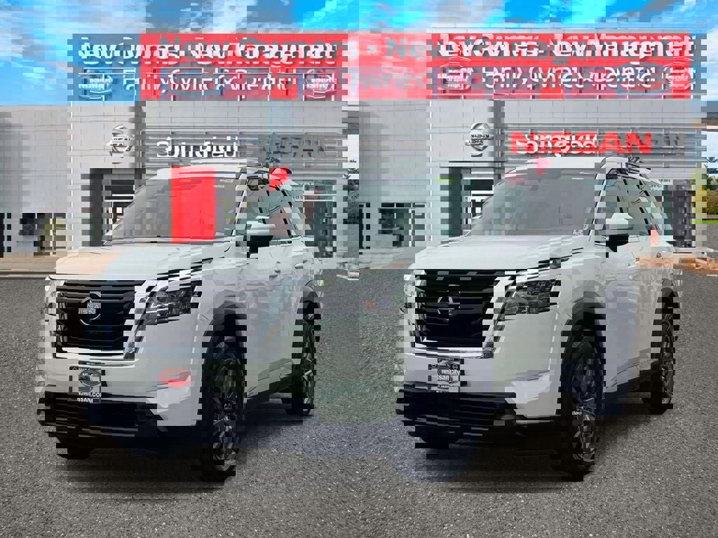 Used 2022 Nissan Pathfinder SV image 2