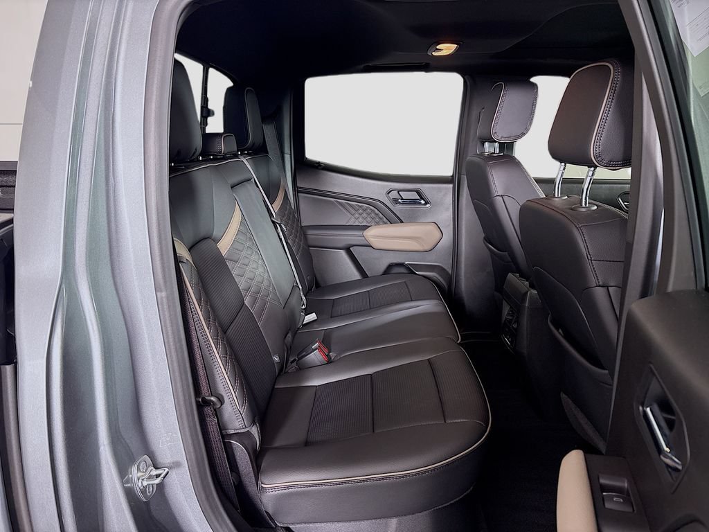 Certified 2025 GMC Canyon Denali AWD/4WD image 32