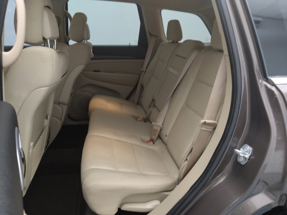 Used 2019 Jeep Grand Cherokee Laredo image 18