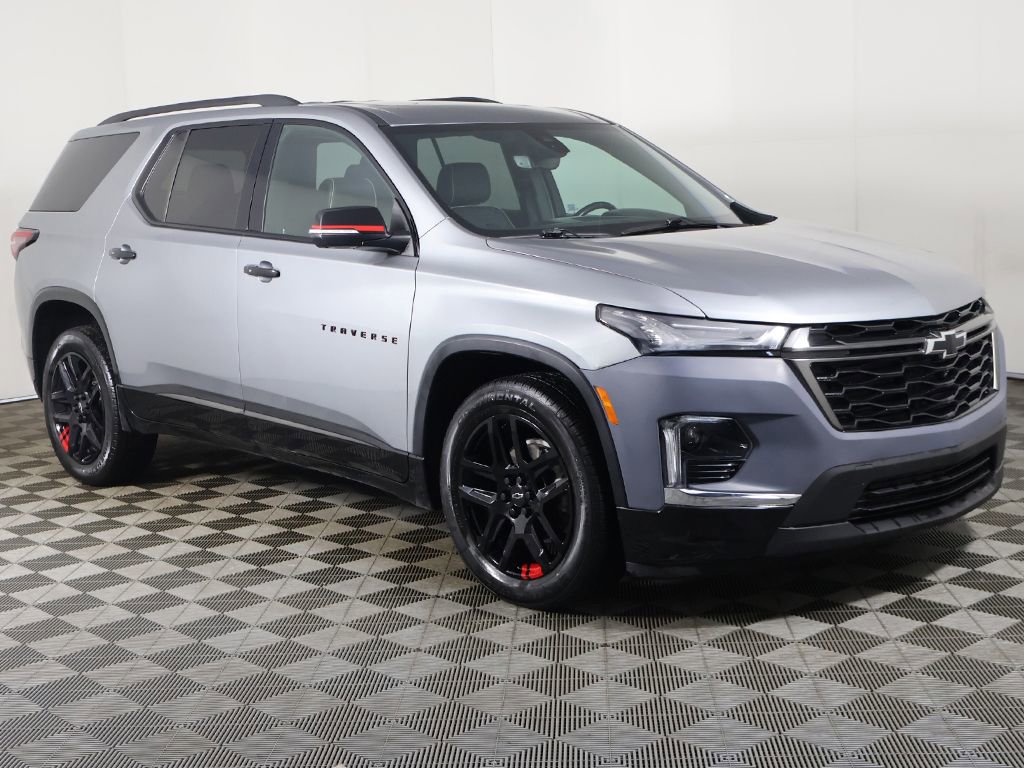 Used 2023 Chevrolet Traverse Premier w/ Redline Edition AWD/4WD image 2
