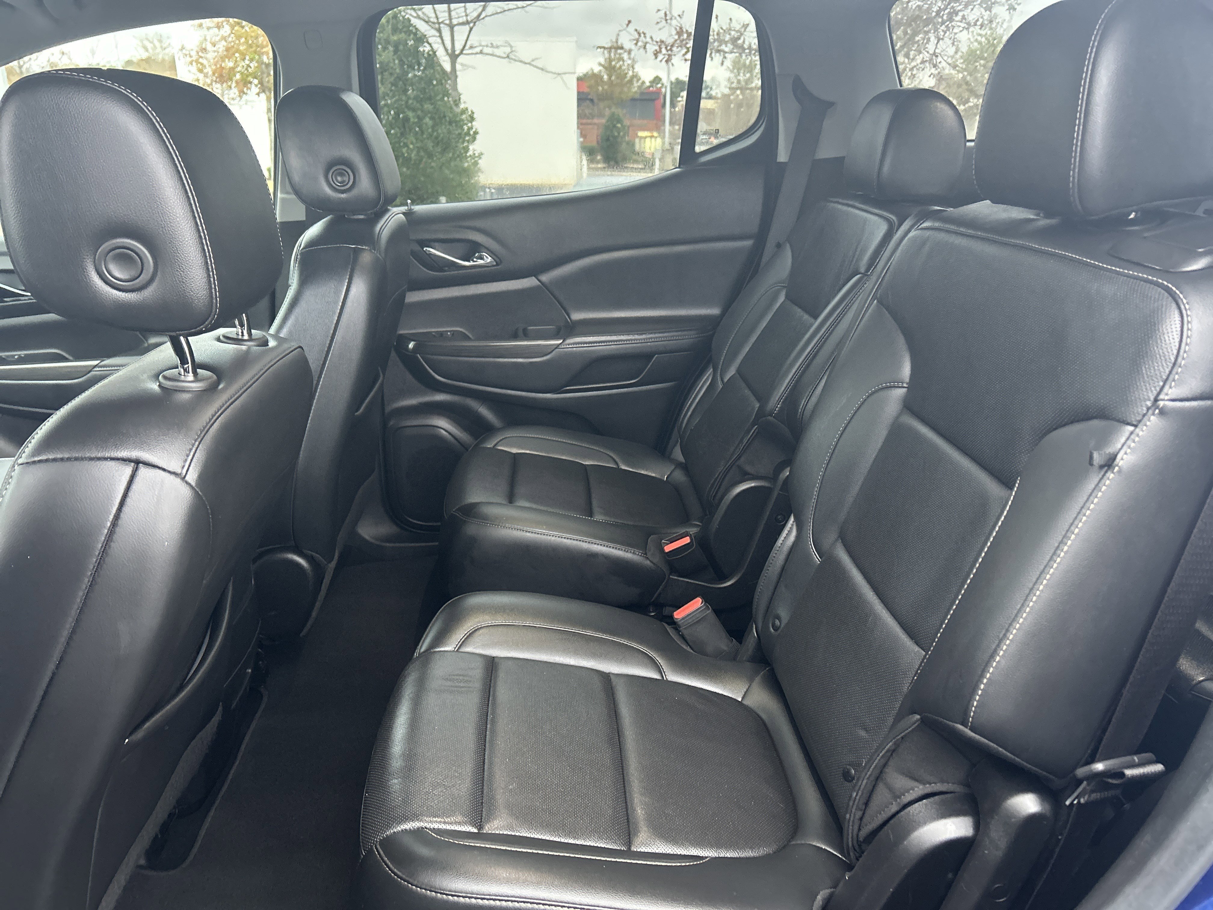 Used 2023 GMC Acadia SLT w/ Elevation Edition image 22