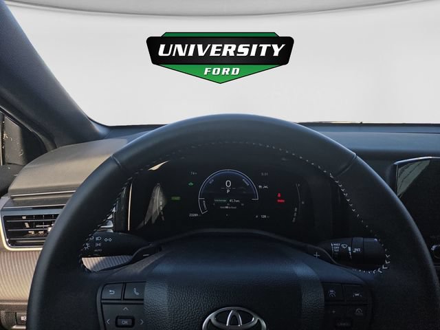 Used 2025 Toyota Camry SE w/ Convenience Package FWD image 10