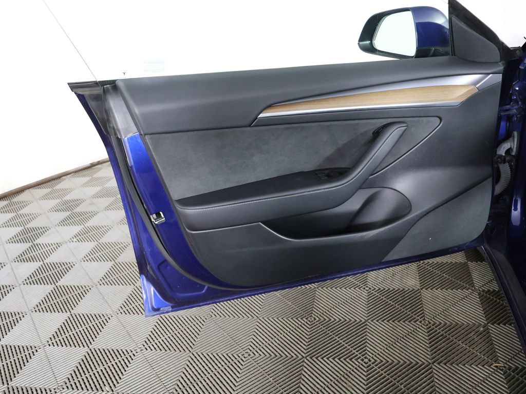 Used 2023 Tesla Model 3 Standard Range RWD image 23
