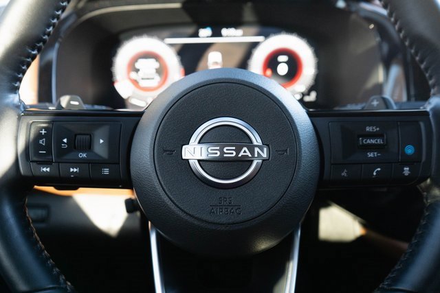 Used 2023 Nissan Pathfinder Platinum w/ Cargo Package image 27