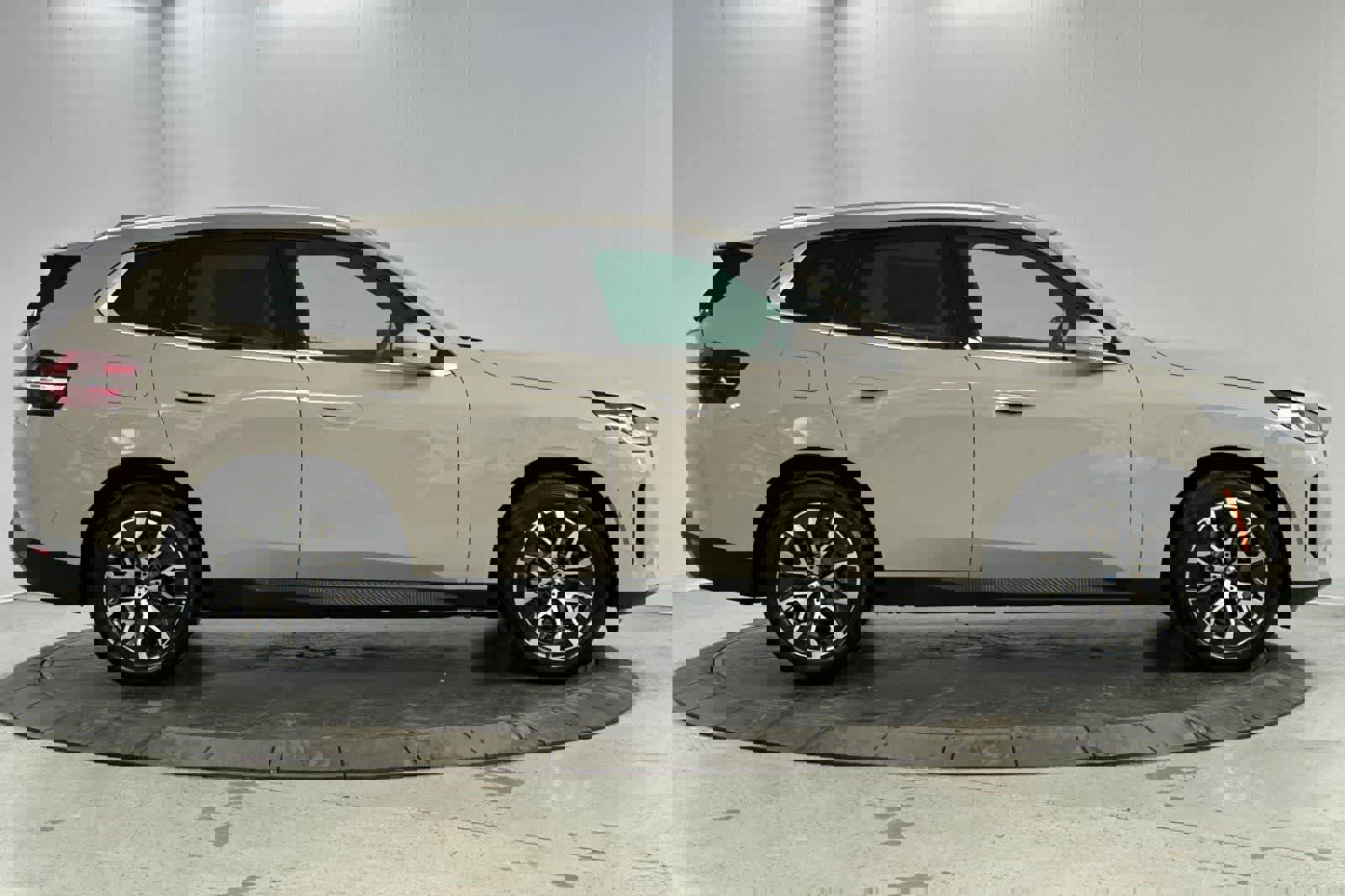 Used 2025 BMW X3 xDrive30i w/ Premium Package image 8