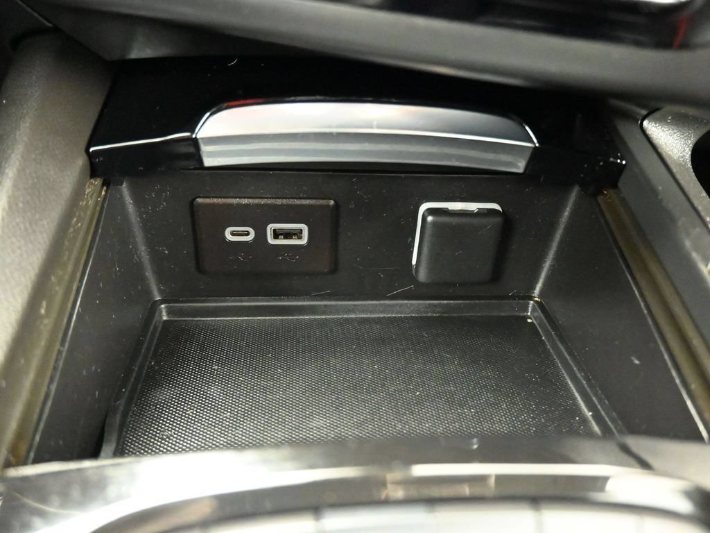 Used 2023 Buick Envision Essence w/ Sport Touring Package FWD image 22