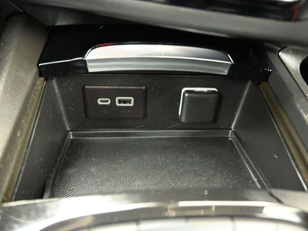 Used 2023 Buick Envision Essence w/ Sport Touring Package FWD image 22