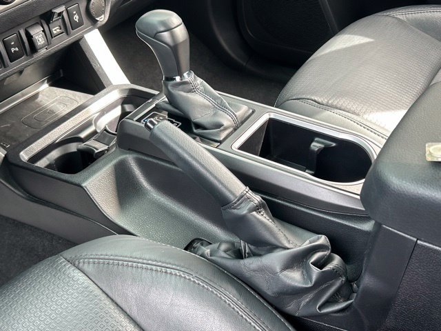 Used 2022 Toyota Tacoma TRD Sport w/ TRD Premium Sport Package AWD/4WD image 47