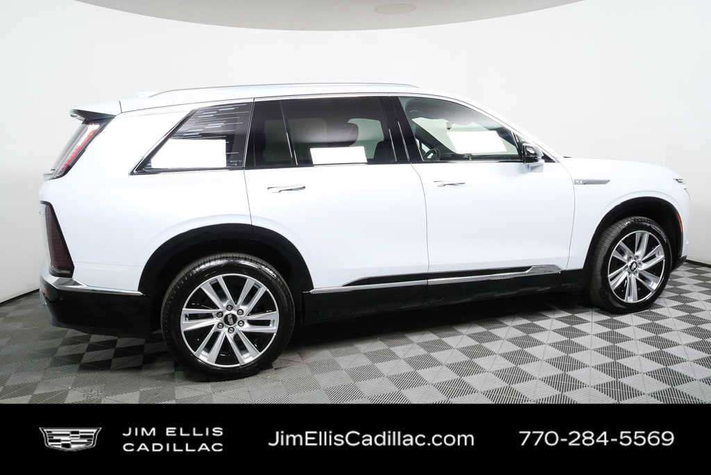 Certified 2026 Cadillac Vistiq Luxury AWD/4WD image 2