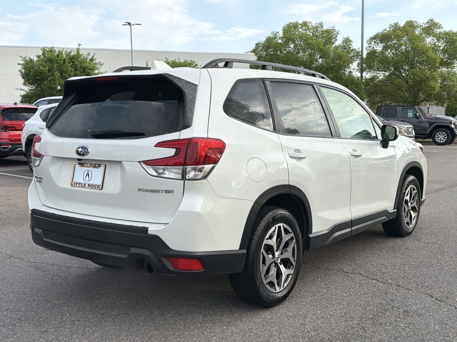 Used 2023 Subaru Forester Premium AWD/4WD image 3