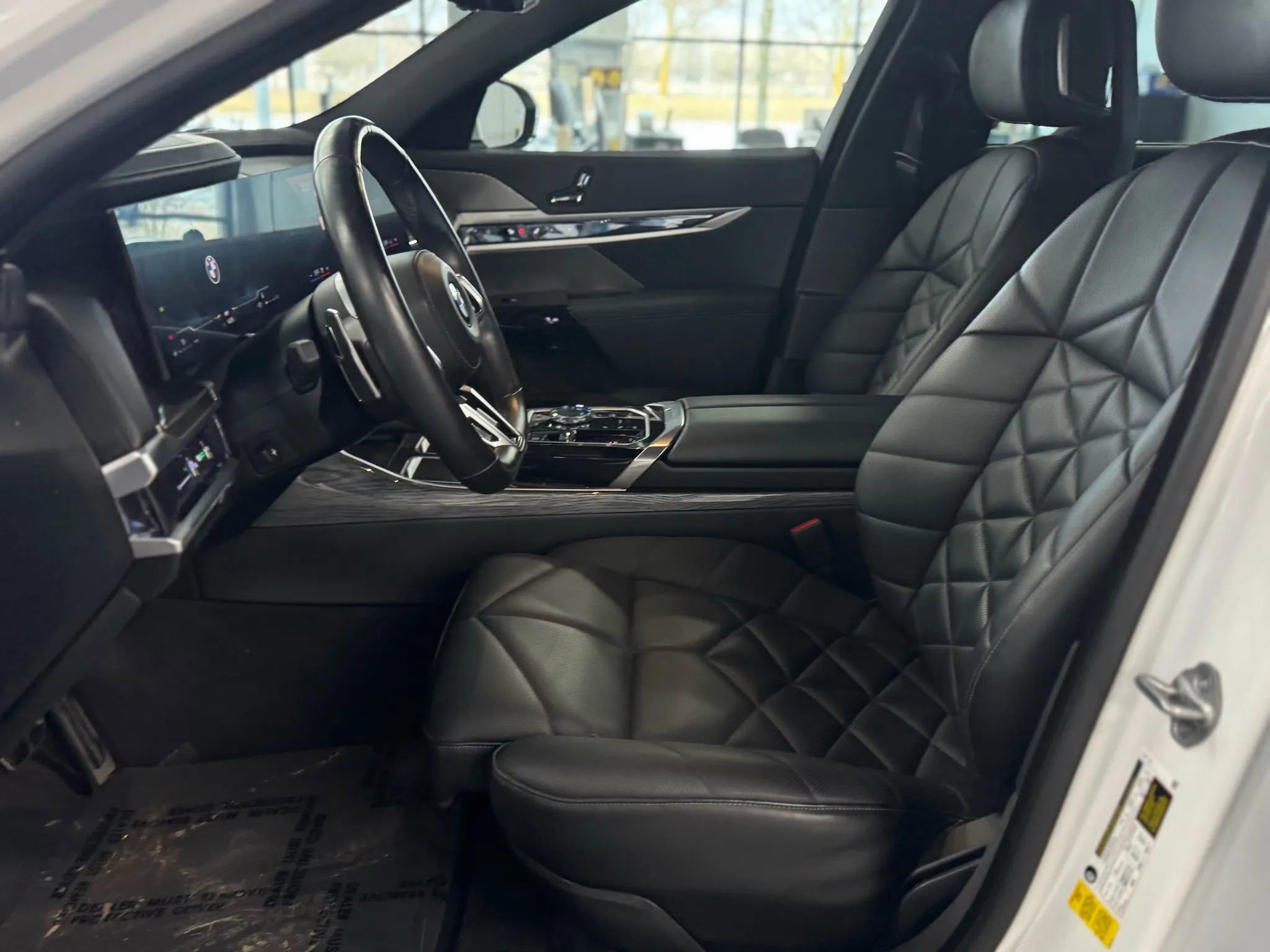 Used 2024 BMW 740i image 15