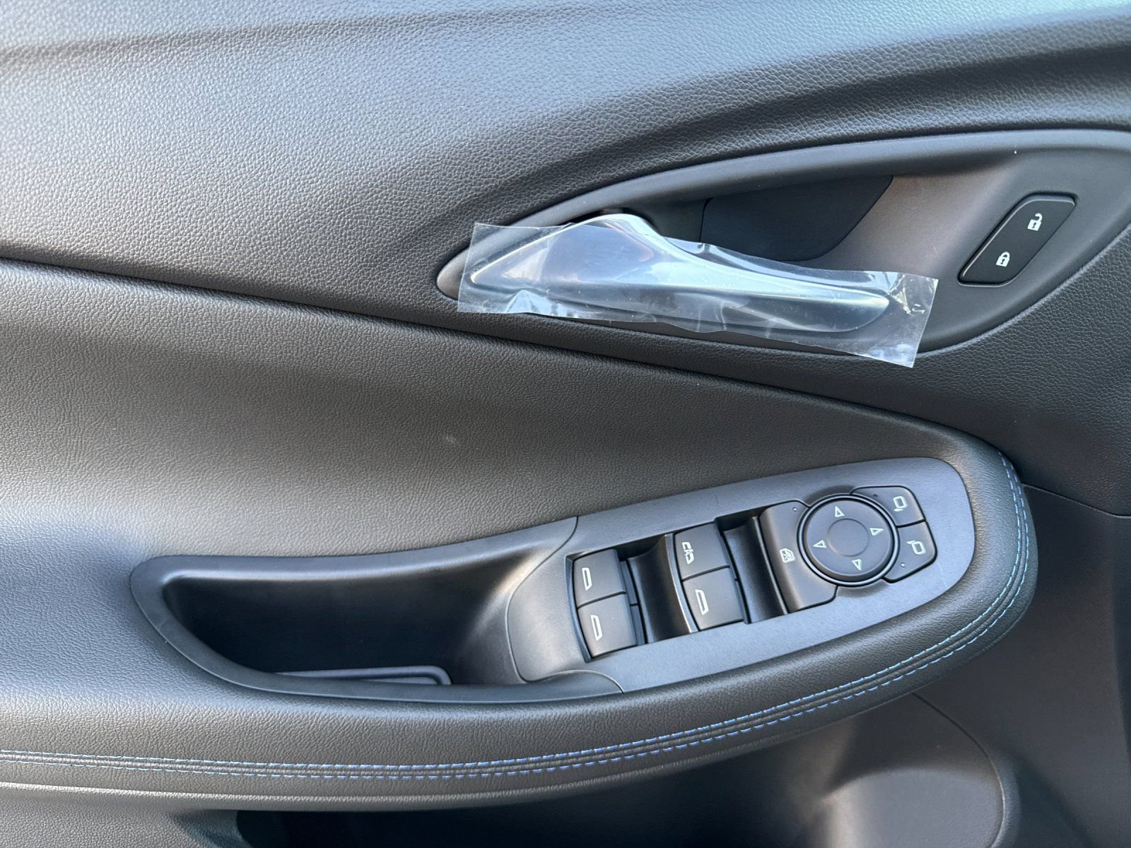 New 2026 Buick Encore GX Sport Touring image 11