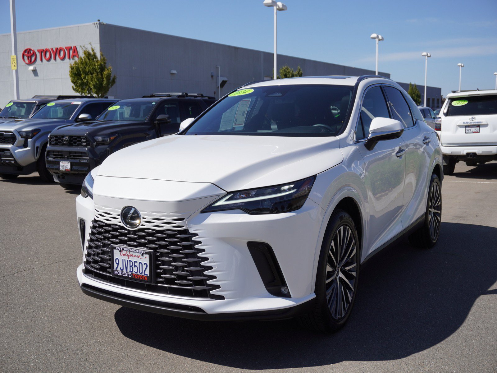 Used 2024 Lexus RX 350 Premium Plus w/ Cold Area Package FWD image 7