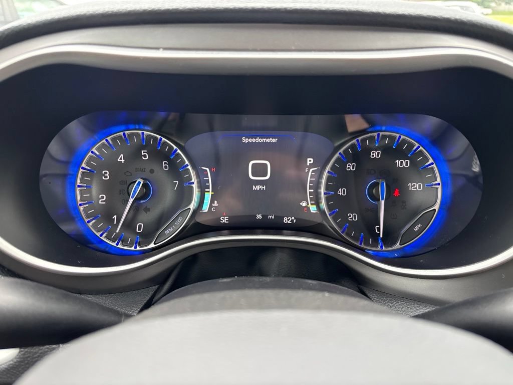 New 2027 Chrysler Pacifica Select FWD image 60