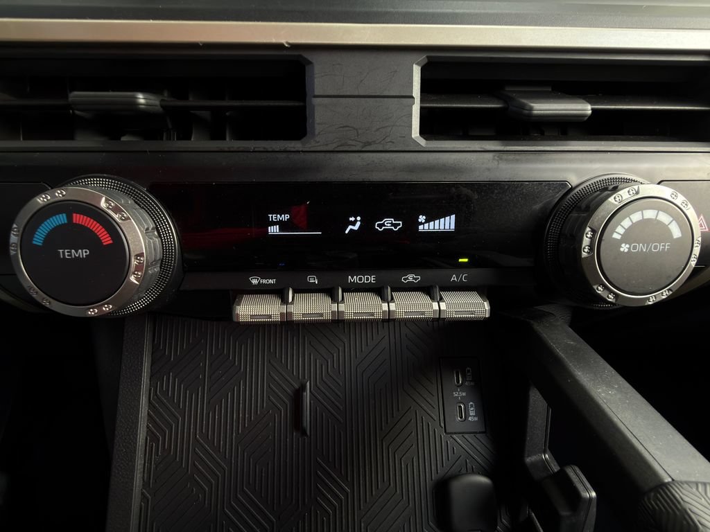 Used 2025 Toyota Tacoma SR AWD/4WD image 32