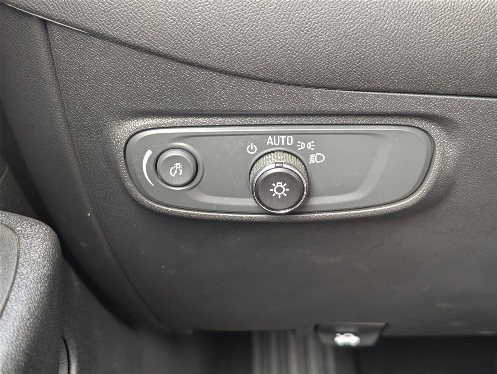 Used 2023 Chevrolet Equinox RS AWD/4WD image 23