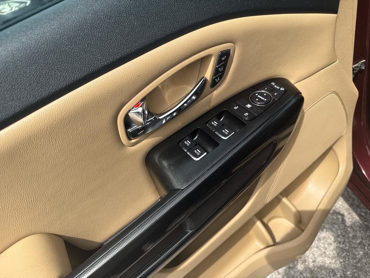 Used 2017 Kia Sedona EX FWD image 16