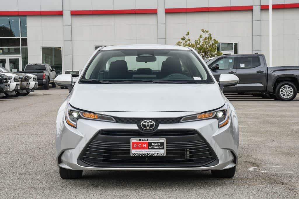 Used 2025 Toyota Corolla LE FWD image 2