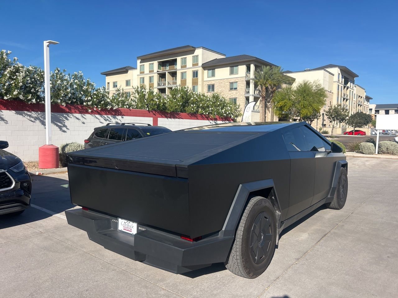 Used 2025 Tesla Cybertruck AWD Crew Cab image 4