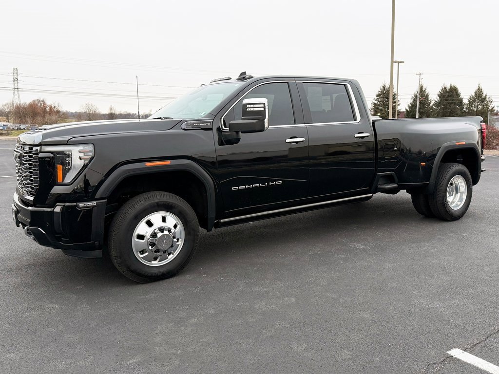 Used 2024 GMC Sierra 3500 Denali Ultimate image 15