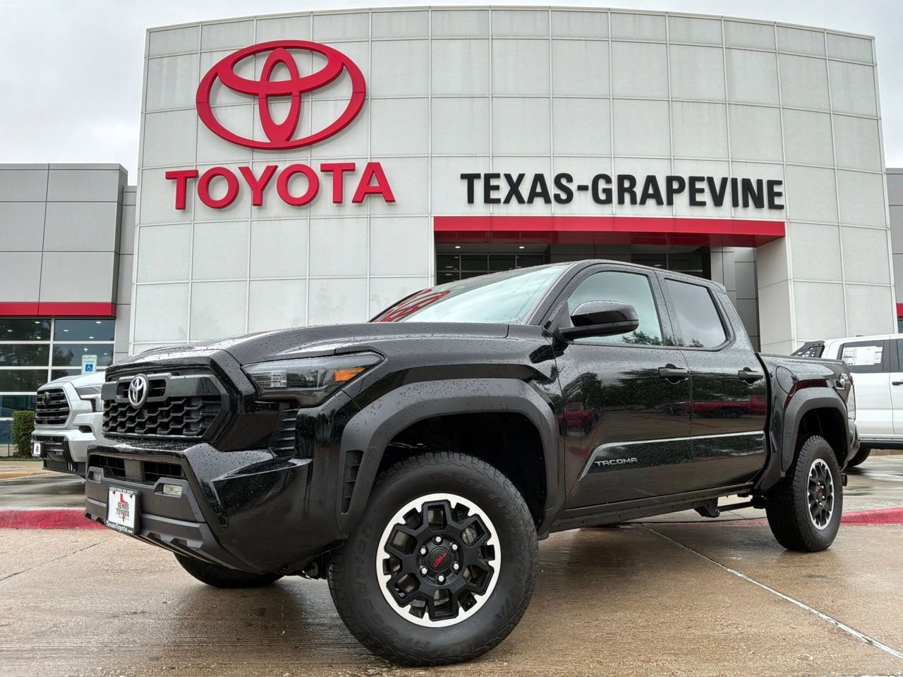 Used 2025 Toyota Tacoma TRD Off-Road AWD/4WD image 2