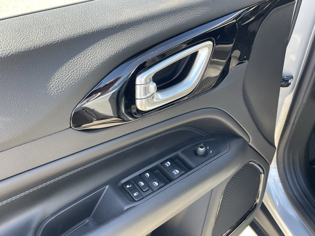 New 2026 Jeep Compass Latitude image 14