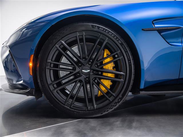 Used 2026 Aston Martin V8 Vantage Coupe image 4