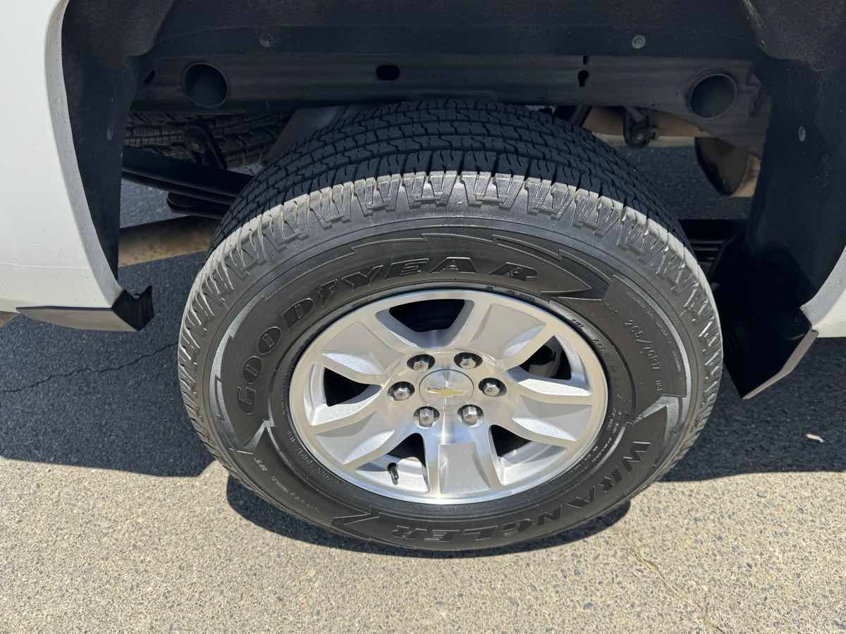 Used 2018 Chevrolet Silverado 1500 LT w/ LT Eassist Package RWD image 35