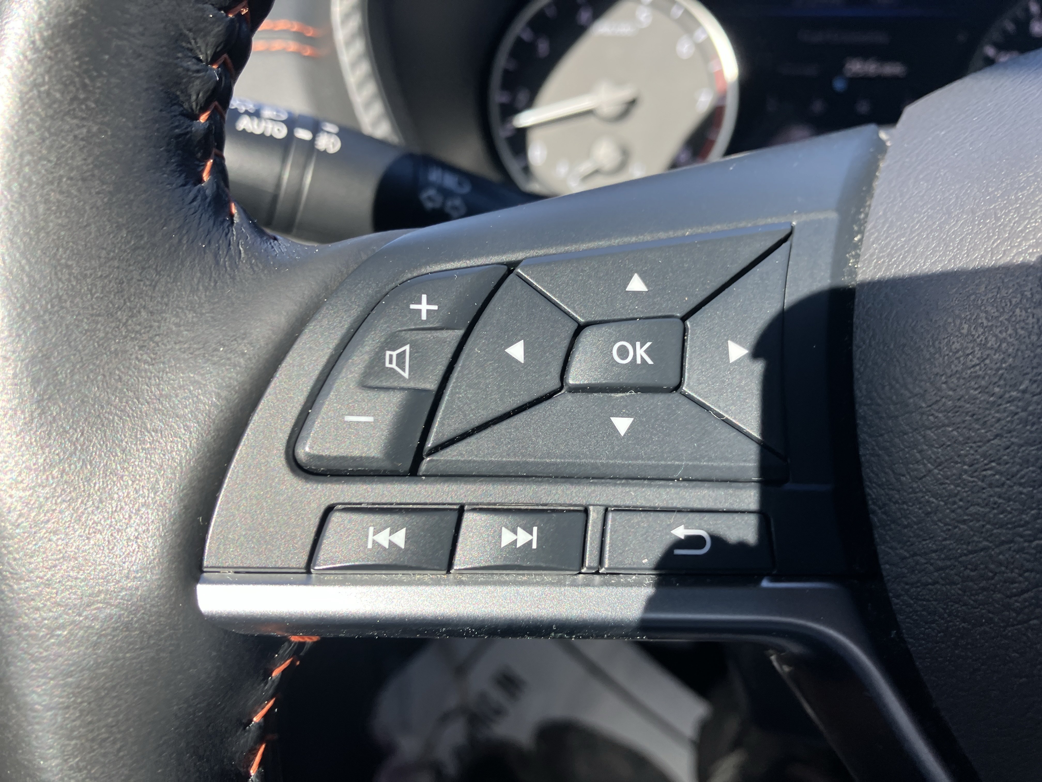 Used 2022 Nissan Sentra SR w/ SR Premium Package FWD image 21