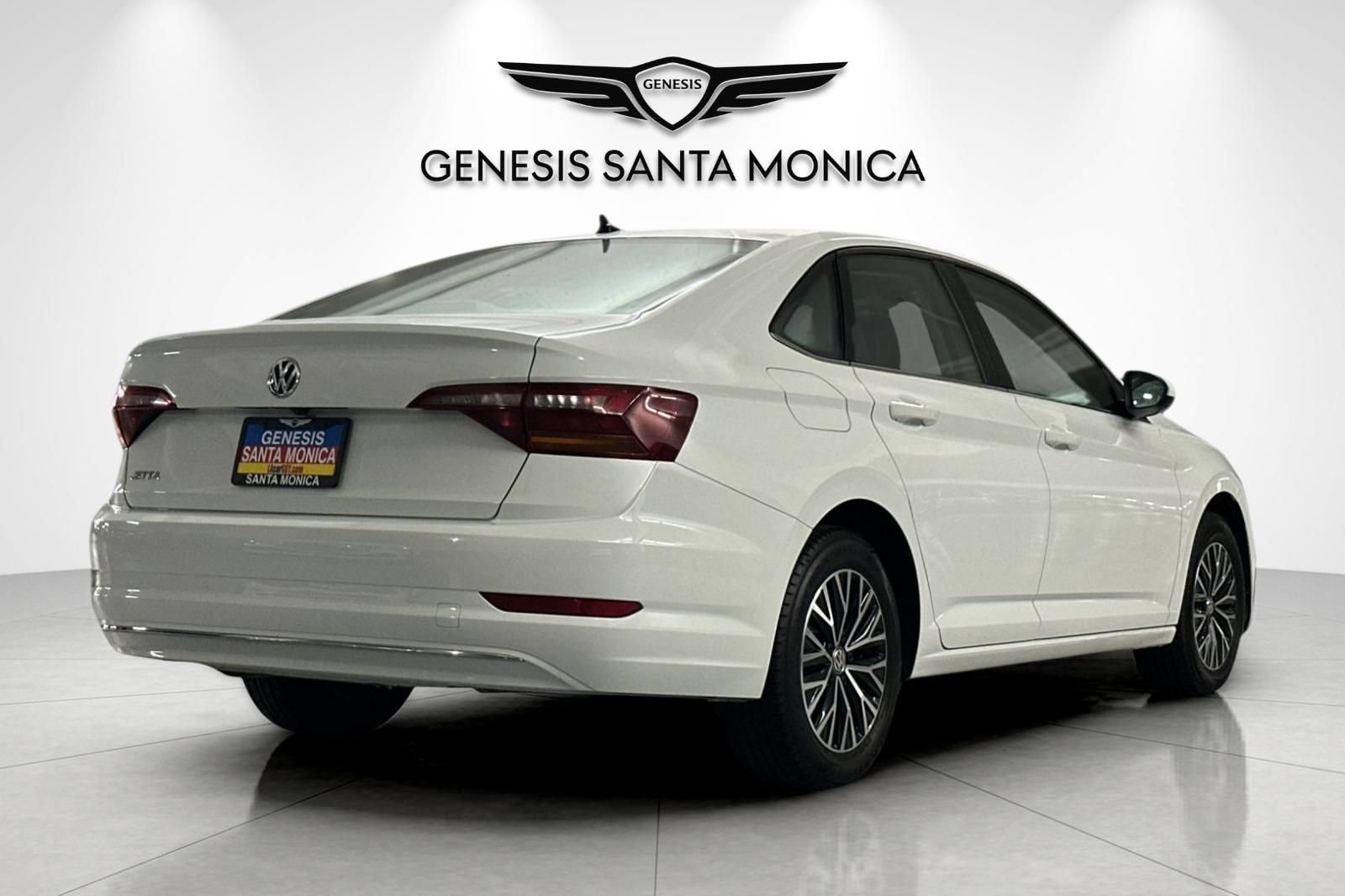 Used 2019 Volkswagen Jetta SE w/ Cold Weather Package FWD image 4