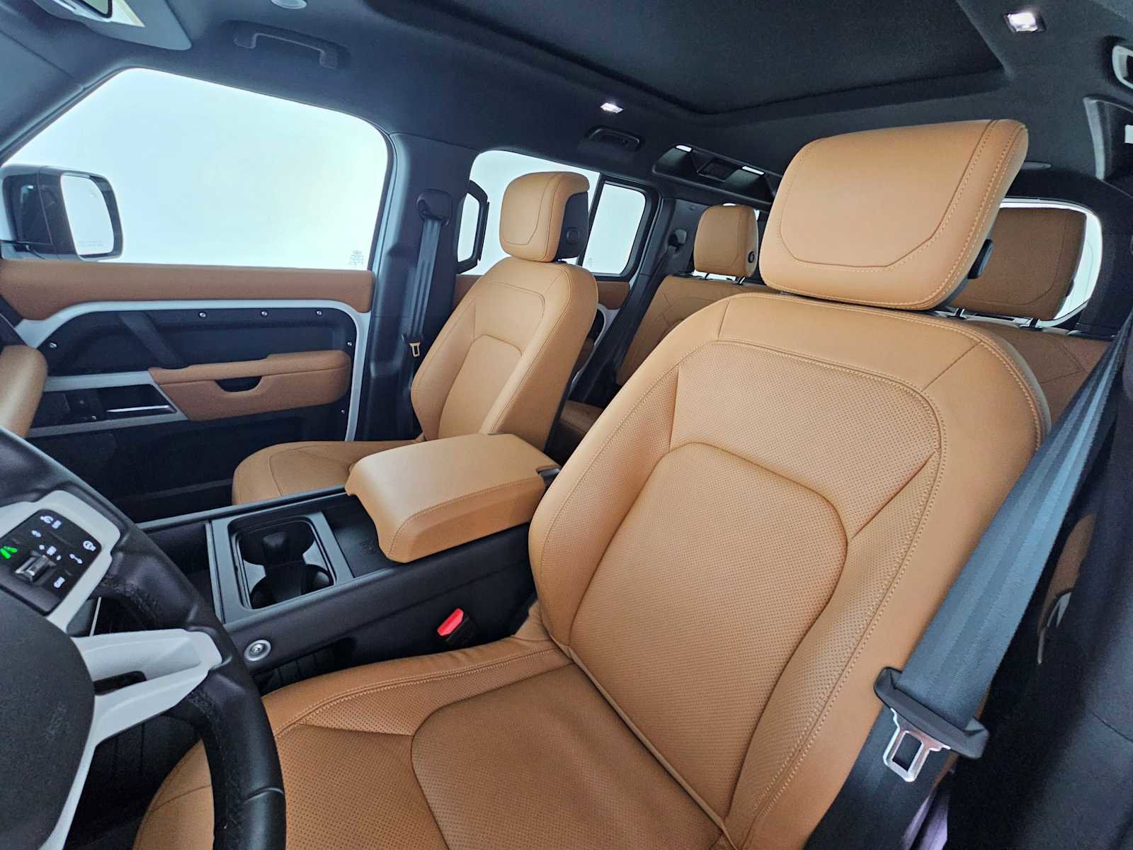 Used 2024 Land Rover Defender 110 SE image 21