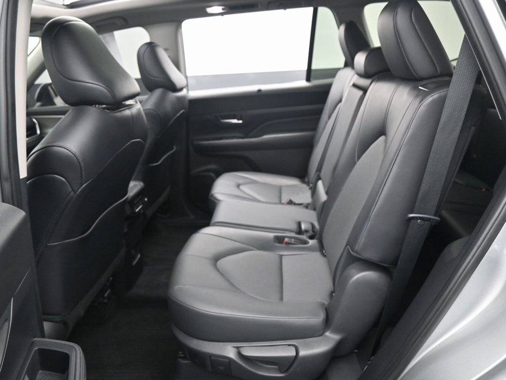 Used 2024 Toyota Grand Highlander XLE image 33