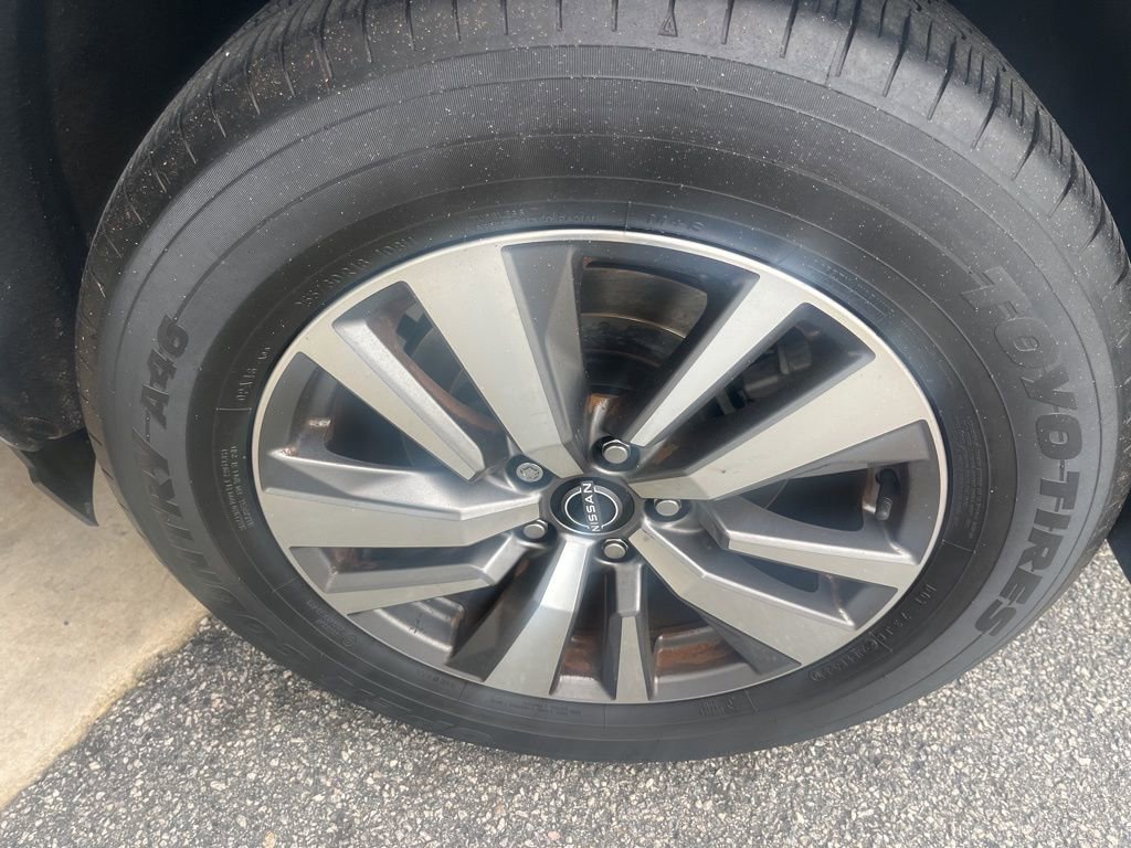 Used 2023 Nissan Pathfinder SL w/ Lighting Package (N92) image 31
