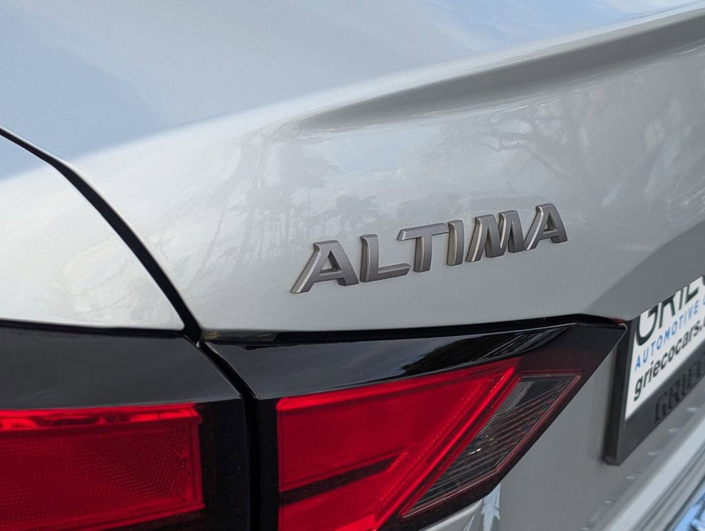 Certified 2023 Nissan Altima 2.5 SV FWD image 14