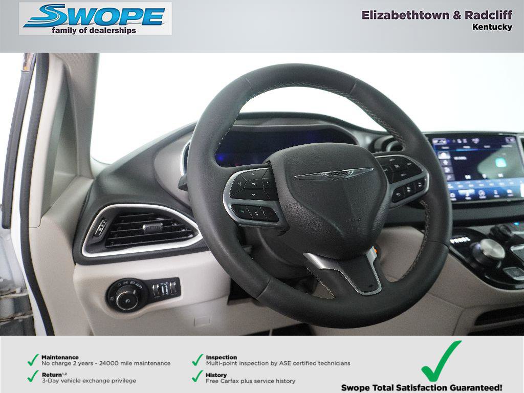 Certified 2024 Chrysler Pacifica Touring-L image 17
