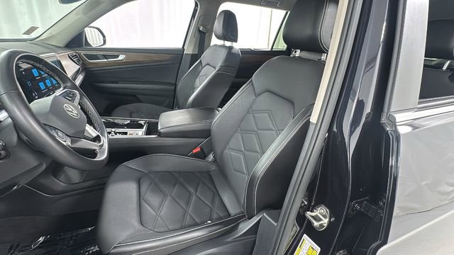 Used 2025 Volkswagen Atlas SE image 10