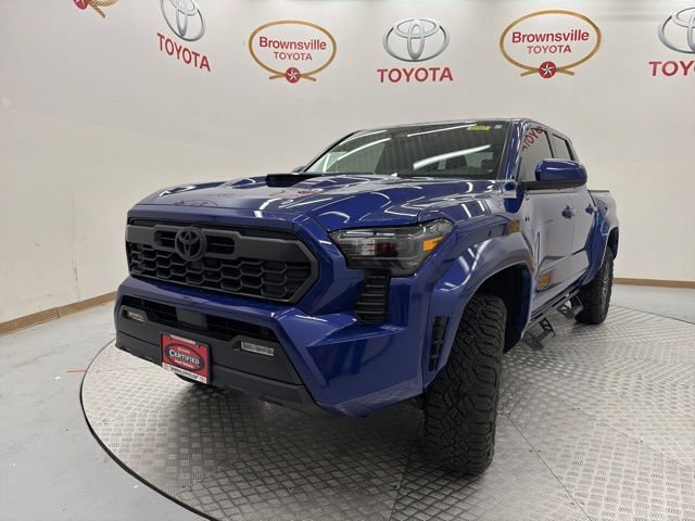 Certified 2025 Toyota Tacoma TRD Sport AWD/4WD image 2
