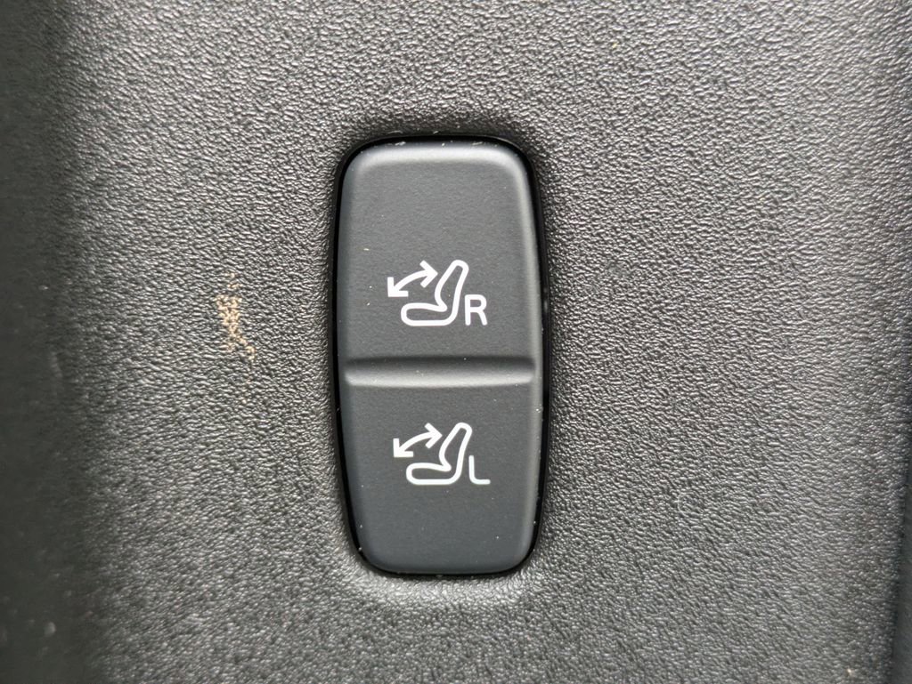 Certified 2025 Volvo EX90 Ultra w/ Protection Package Premier image 18