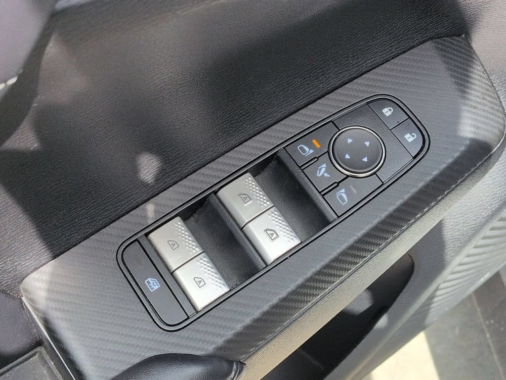 Used 2025 Mitsubishi Outlander SE FWD image 13