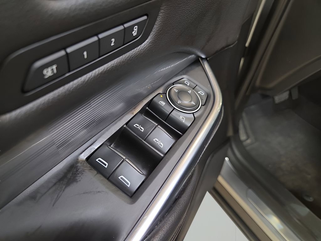 Used 2024 Cadillac XT4 Premium Luxury image 10