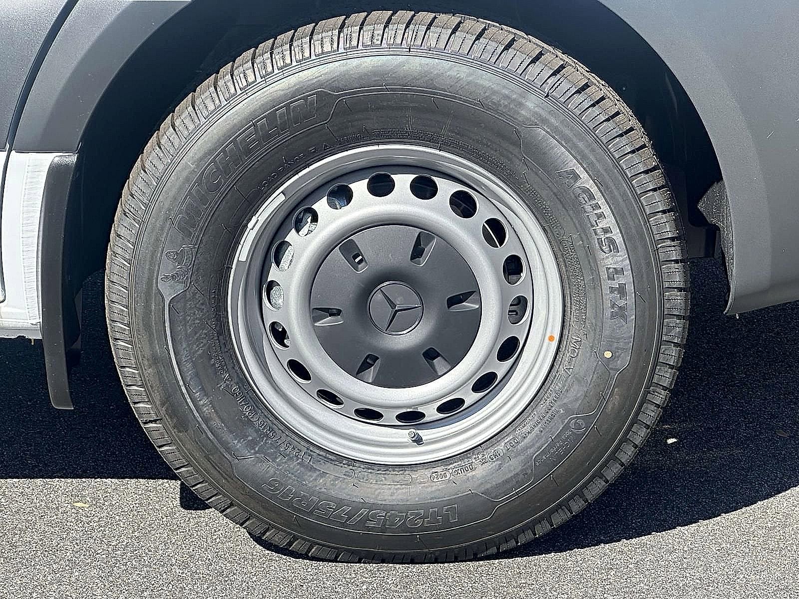 New 2025 Mercedes-Benz Sprinter 2500 image 5