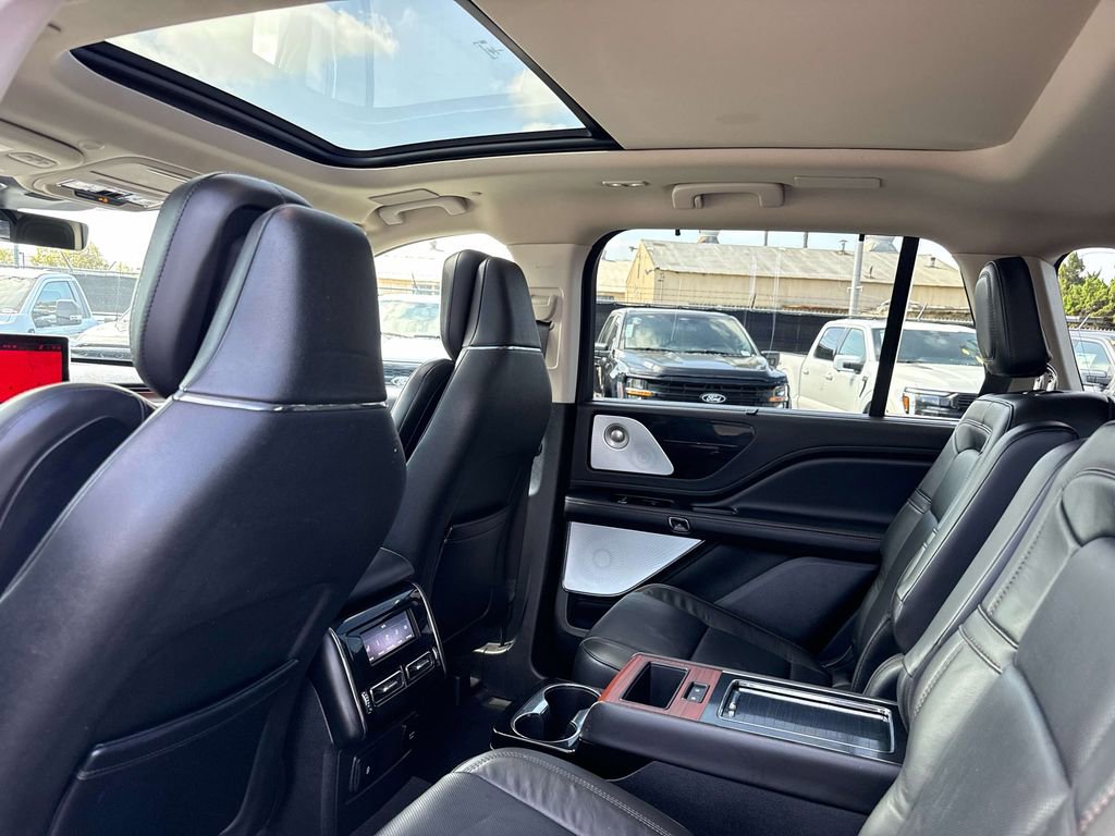Certified 2023 Lincoln Aviator Reserve w/ Equipment Group 201A image 12
