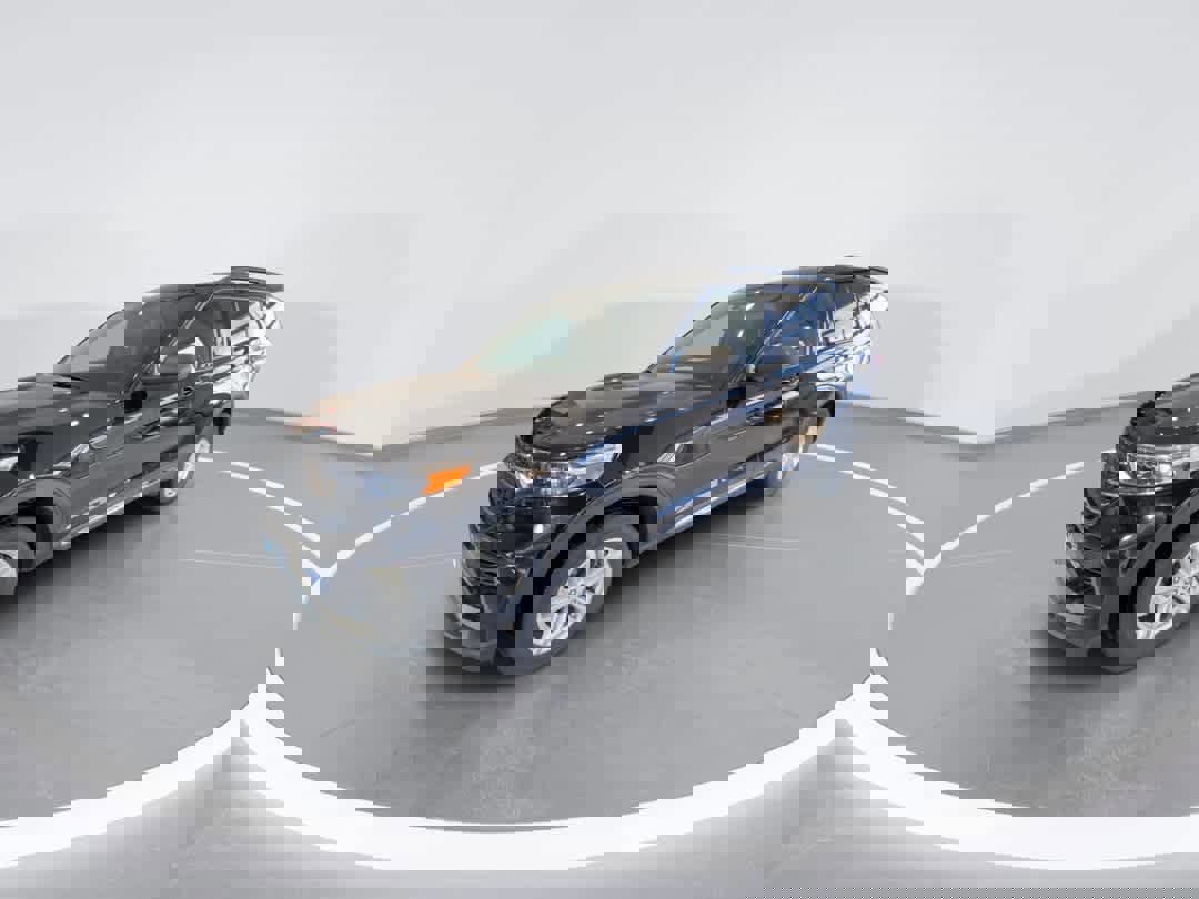 Used 2023 Ford Explorer XLT image 4