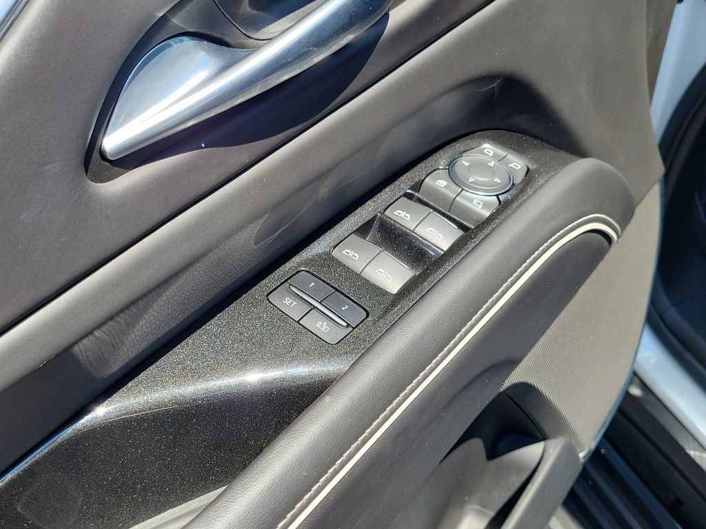 Certified 2022 Cadillac Escalade Sport Platinum w/ Heavy-Duty Trailer Package AWD/4WD image 23