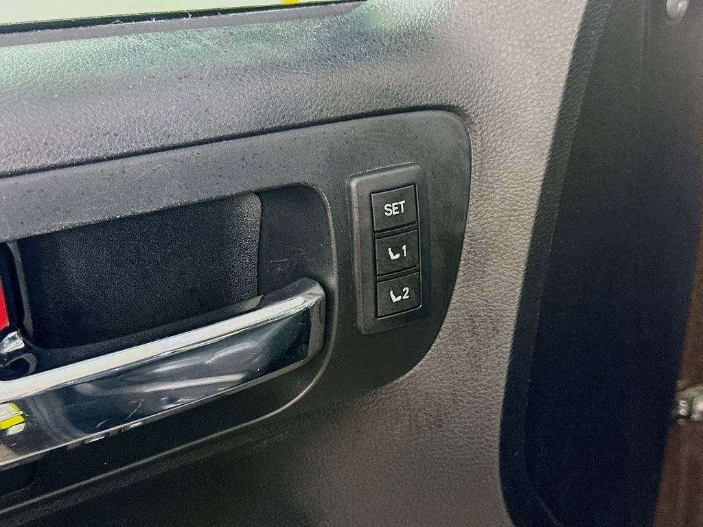 Used 2021 Toyota Tundra Platinum AWD/4WD image 22