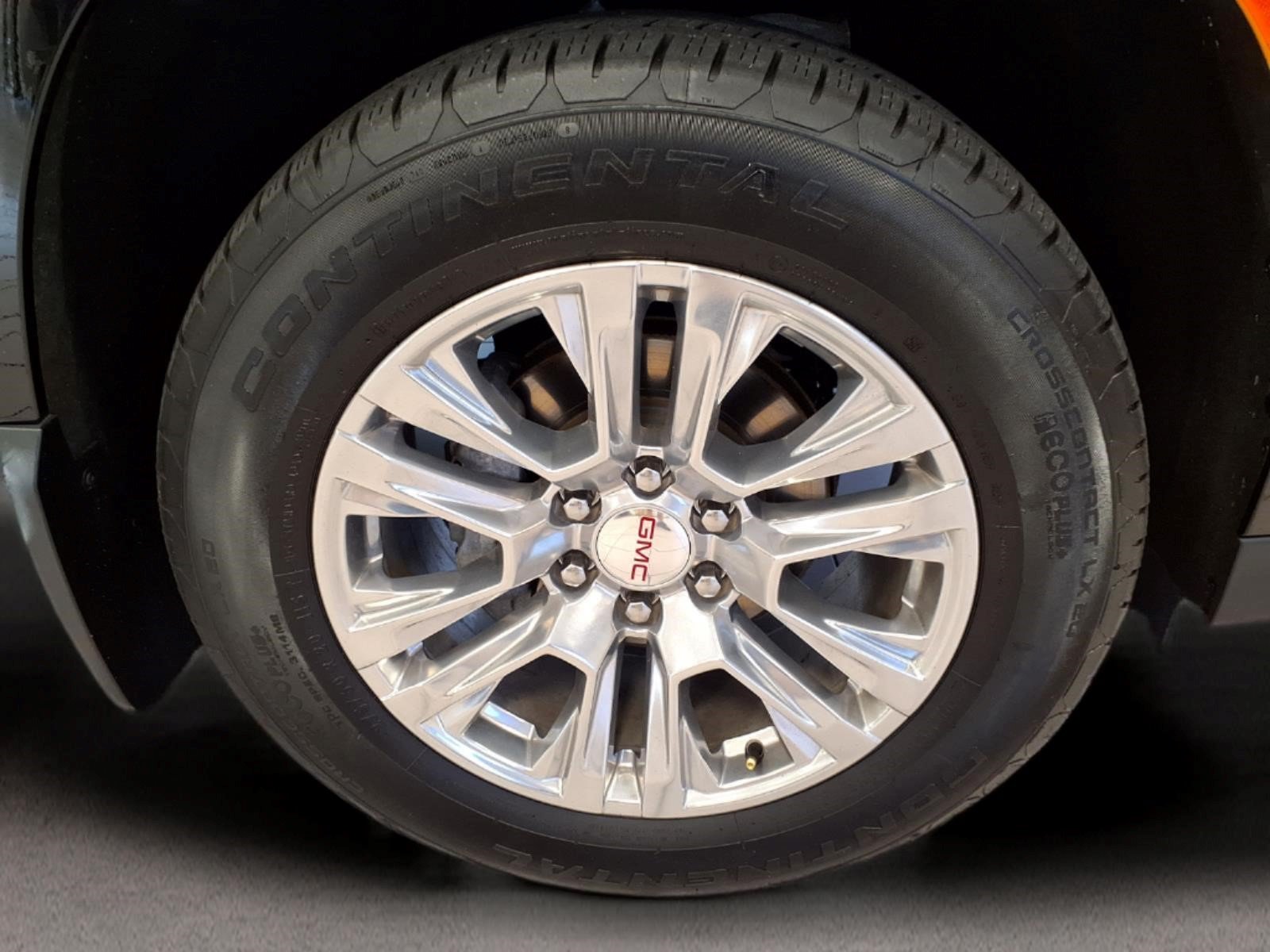 Used 2024 GMC Yukon Denali RWD image 8
